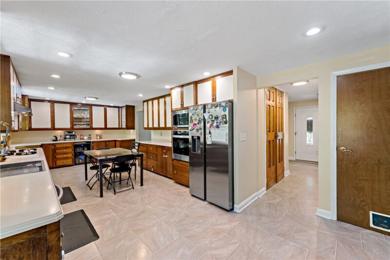 2105 Pendleton Dr — photo 8
