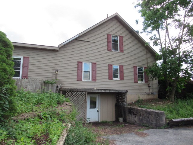 2060 Oakridge Drive — photo 4