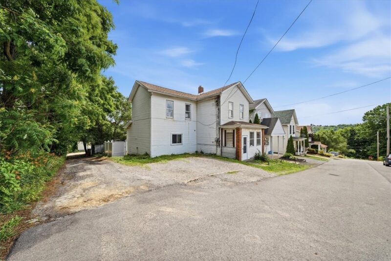 125 Atlas Ave — photo 2