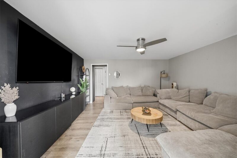 125 Atlas Ave — photo 4