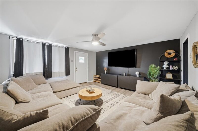 125 Atlas Ave — photo 5