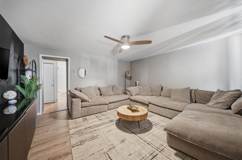 125 Atlas Ave — photo 7
