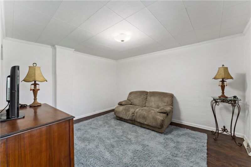 28 Peterson St — photo 2