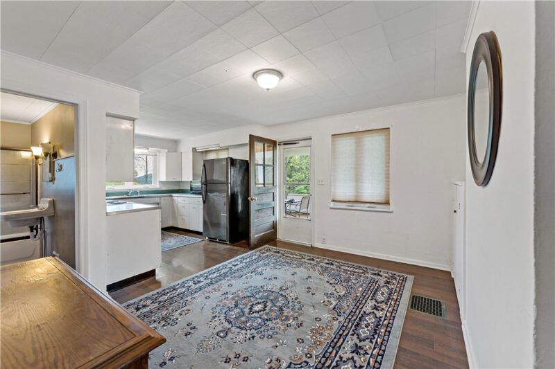 28 Peterson St — photo 4