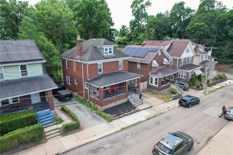 1425 Forsythe St — photo 3