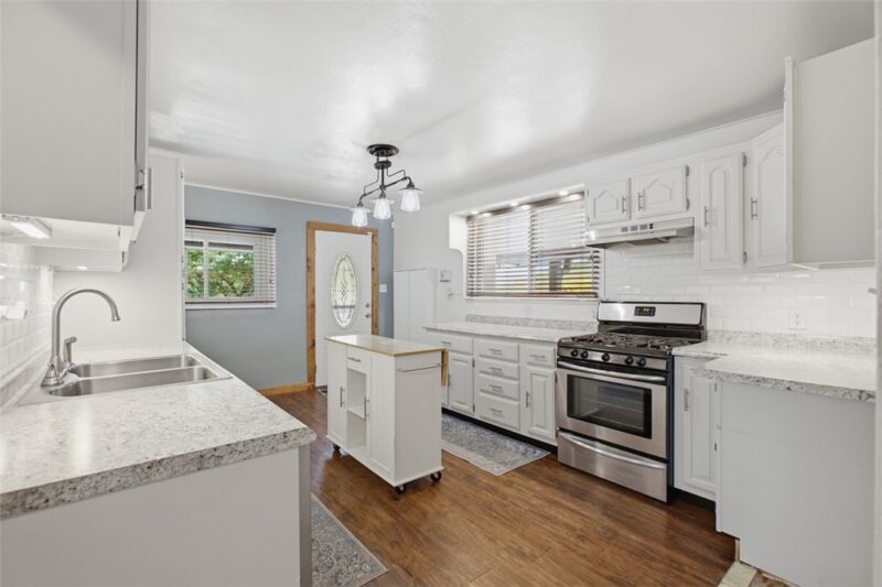 996 N.Bluff Drive — photo 7