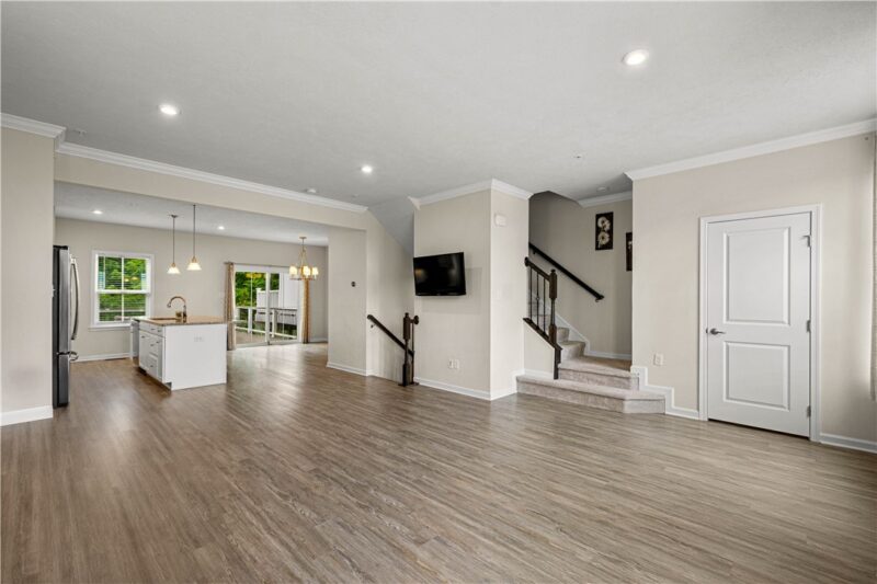 160 COLE DRIVE — photo 4