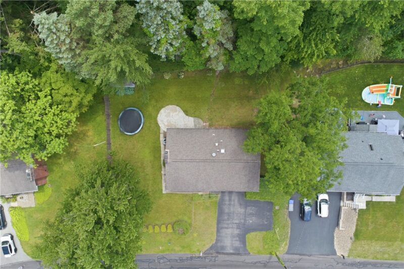 148 Dwellington Drive — photo 2