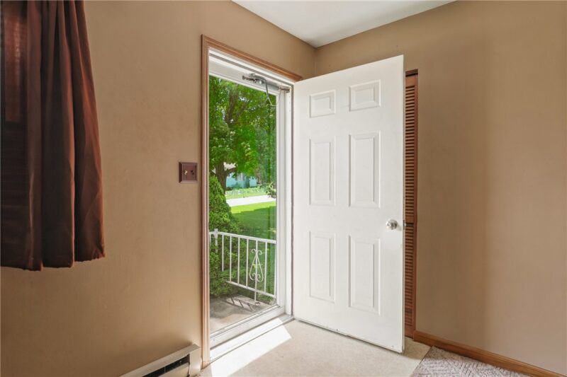 707 Stewart St — photo 2