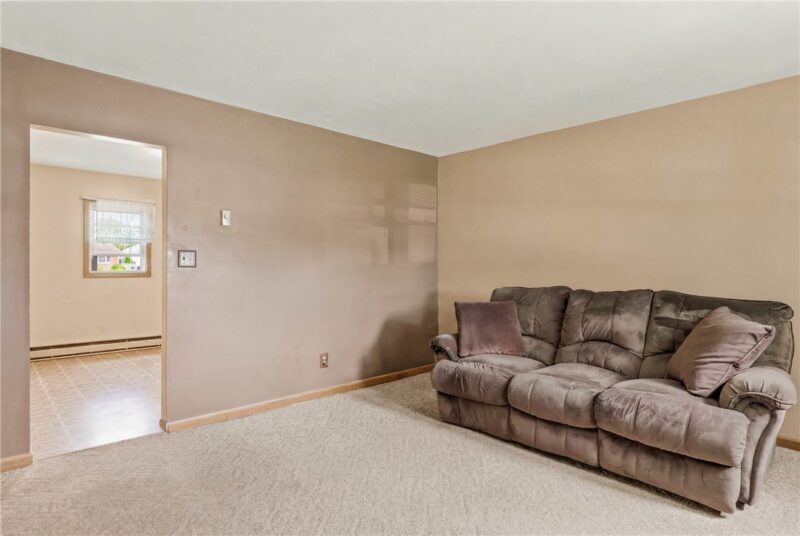707 Stewart St — photo 3