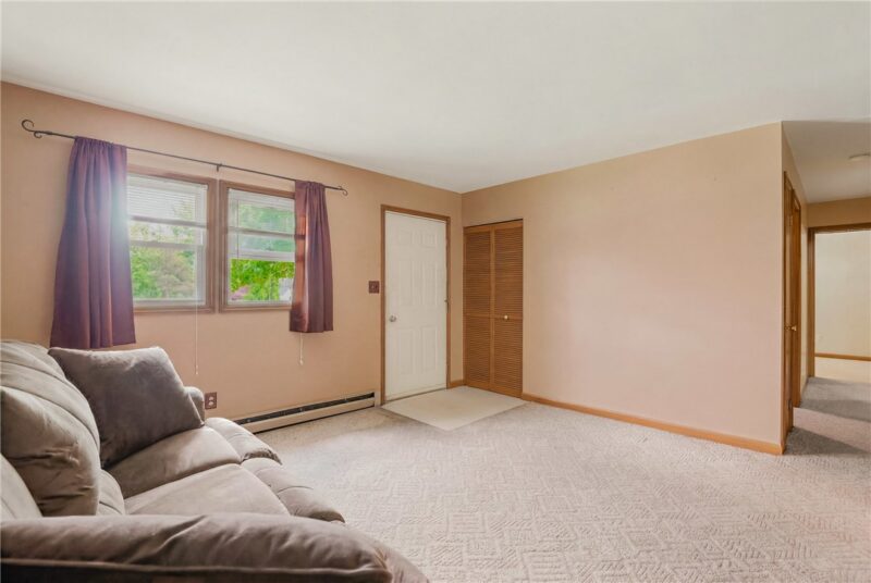 707 Stewart St — photo 4