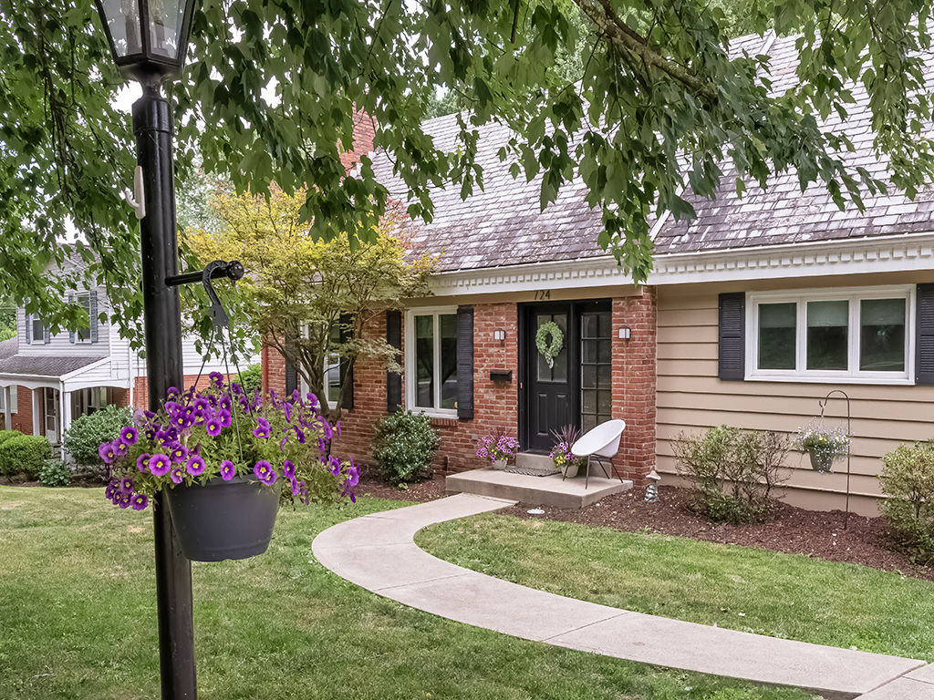 724 Scrubgrass ROAD — photo 1