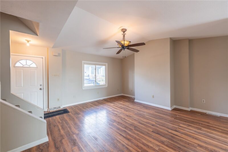 826 Eureka St — photo 4