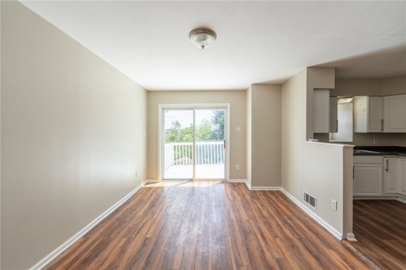 826 Eureka St — photo 8