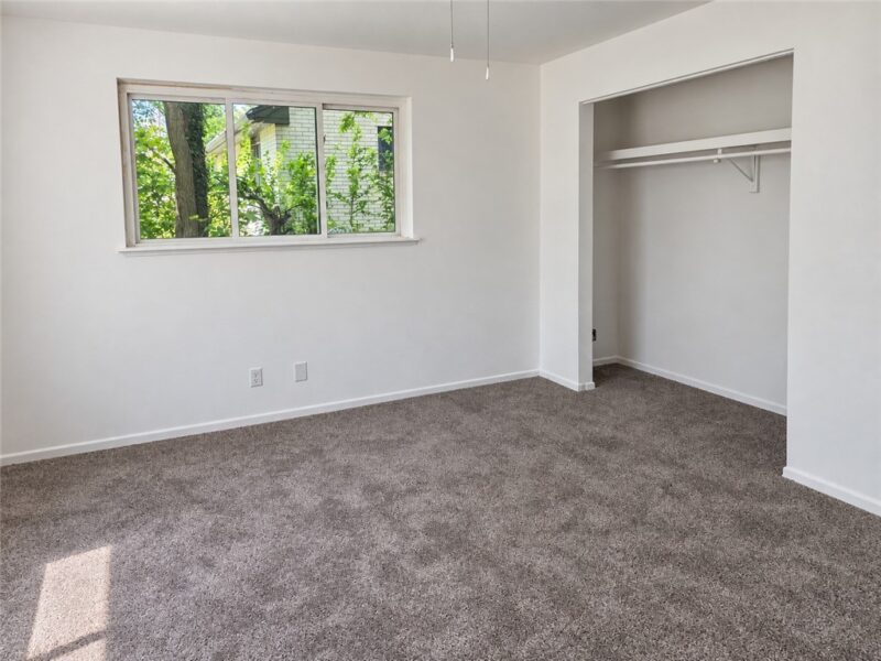 726 E 9th Ave — photo 8
