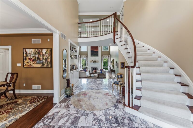 206 Sugarwood Drive — photo 4