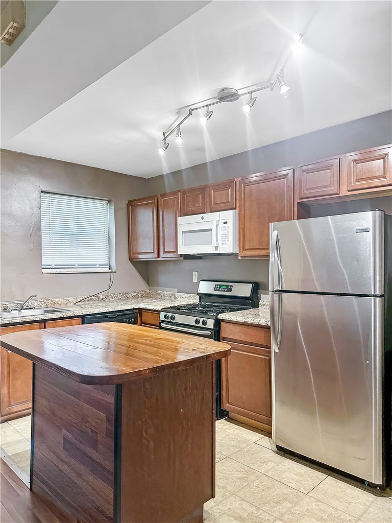 5708 Stanton AVENUE — photo 5