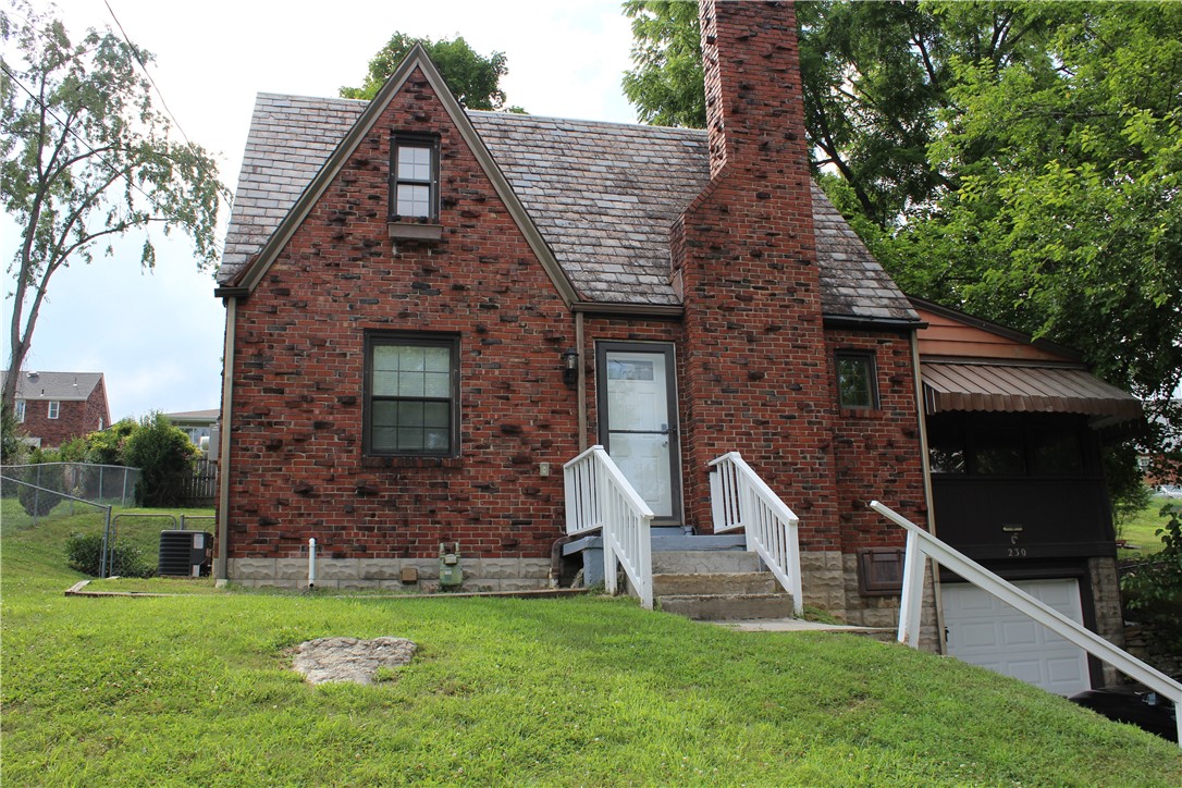 230 Broadway Dr — photo 1