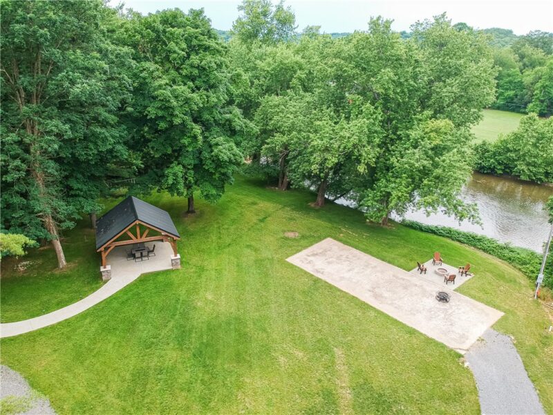 482 Shadyrest Rd — photo 3