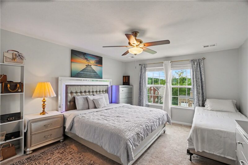370 Greene Dr — photo 7