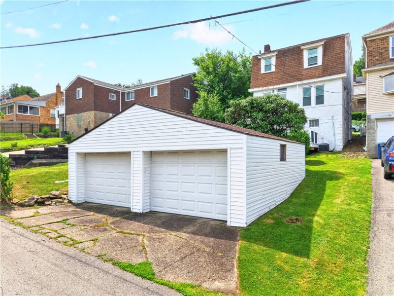 817 Deely Street — photo 3