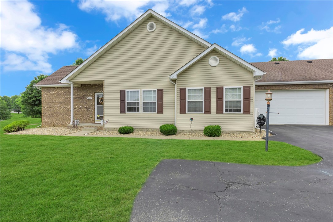 106 Clearwater Drive — photo 1