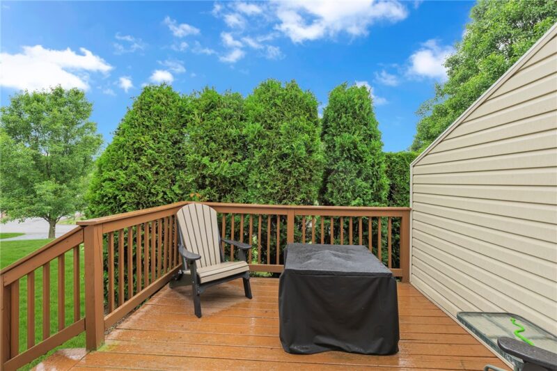 106 Clearwater Drive — photo 3