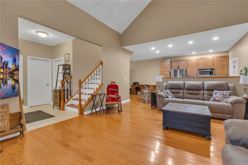 106 Clearwater Drive — photo 8