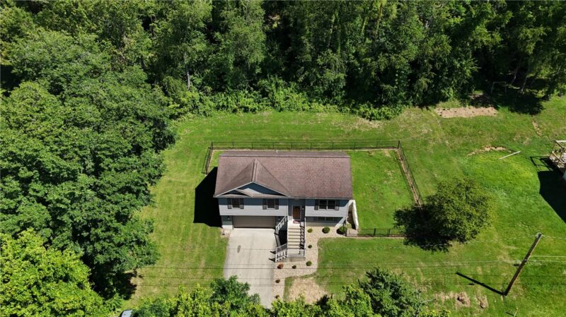 124 Debolt Ave — photo 2