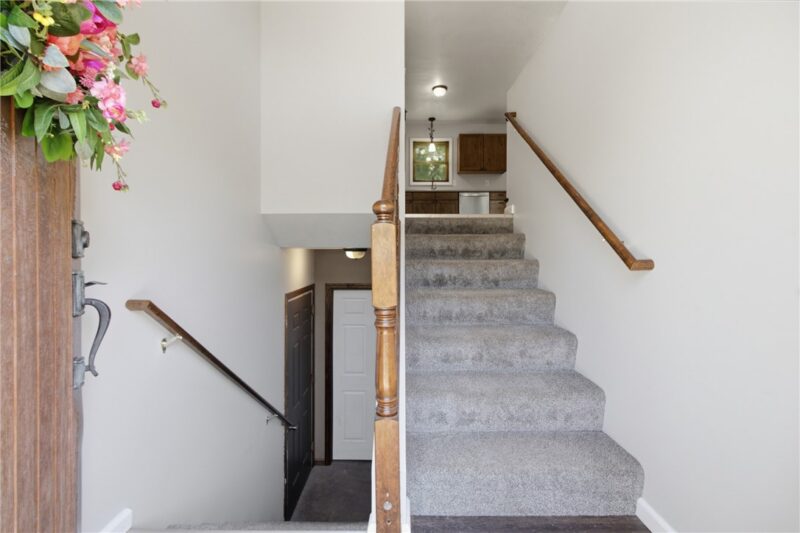 124 Debolt Ave — photo 3