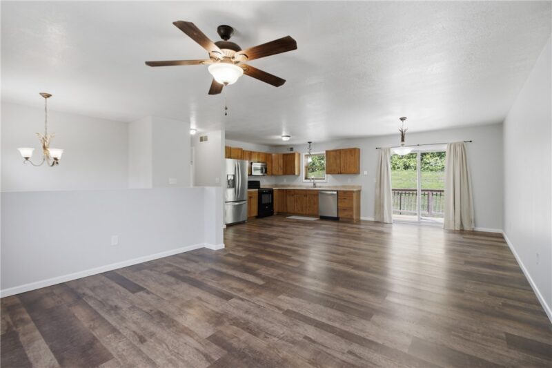 124 Debolt Ave — photo 5