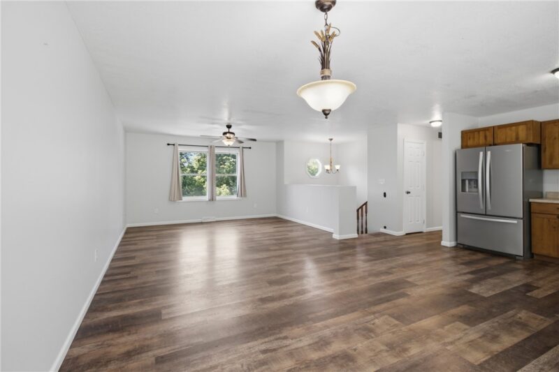 124 Debolt Ave — photo 6
