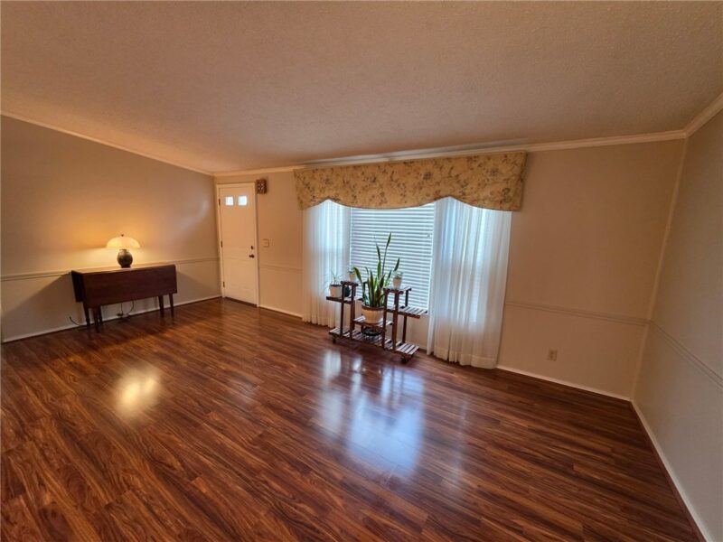 405 Vista Ln — photo 4