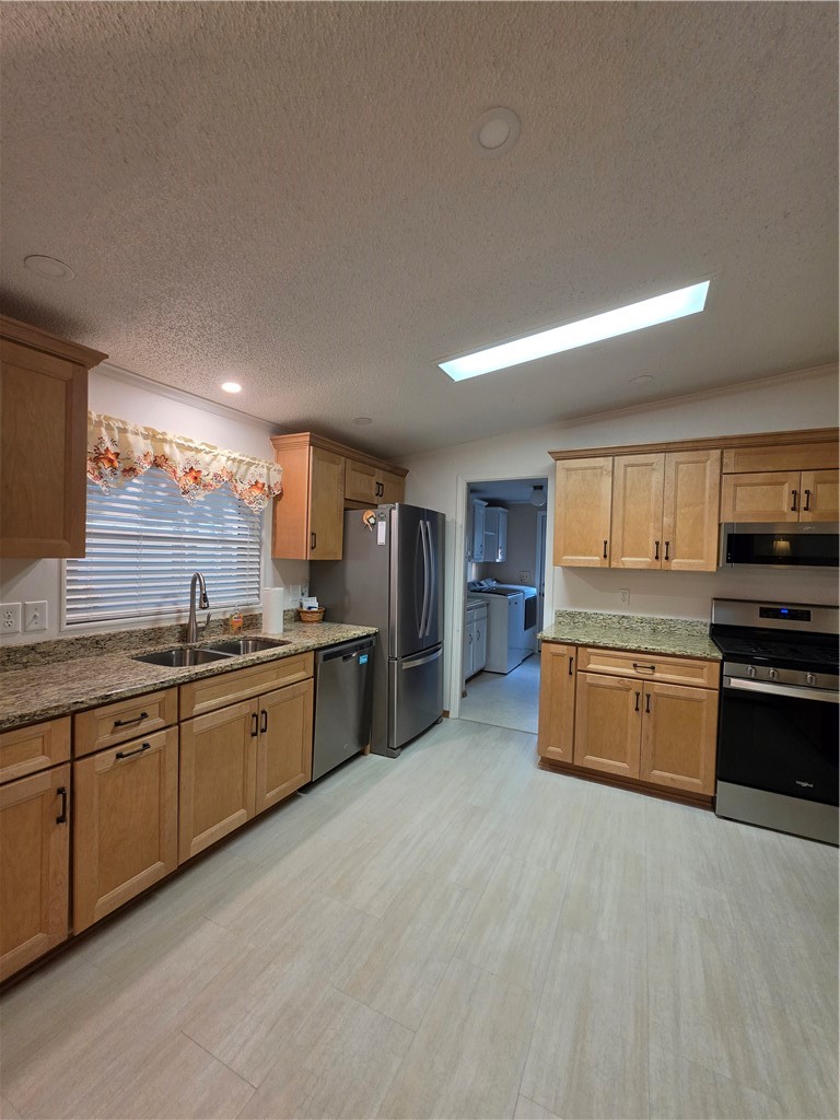 405 Vista Ln — photo 8