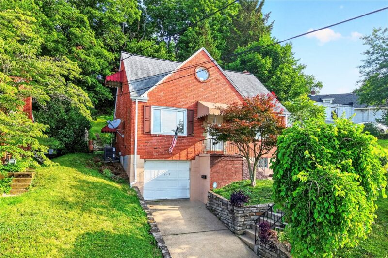 297 Patterson Ave — photo 2