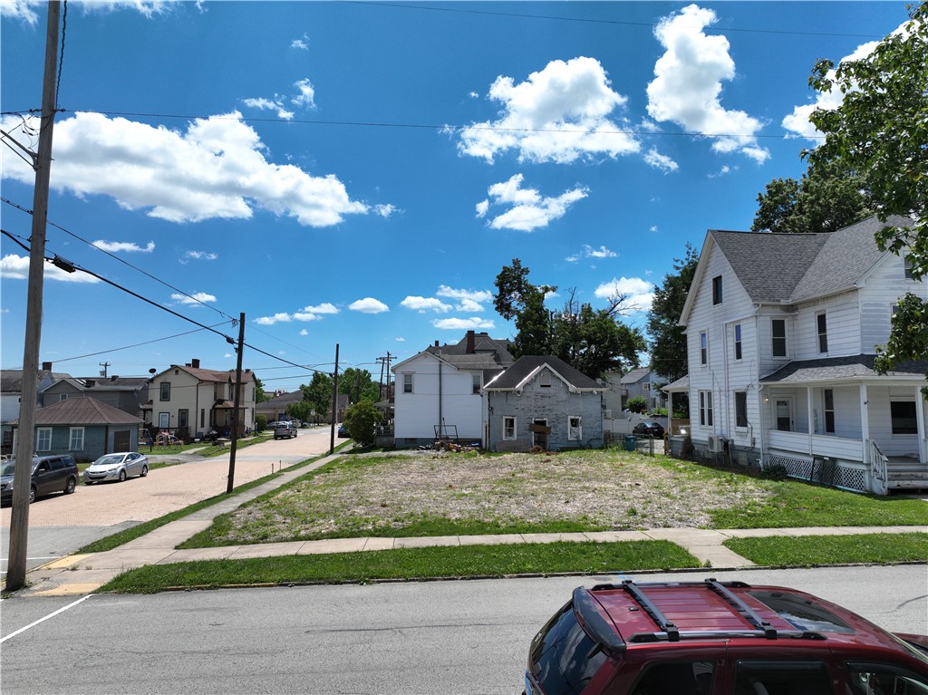 303 Loucks Ave — photo 1
