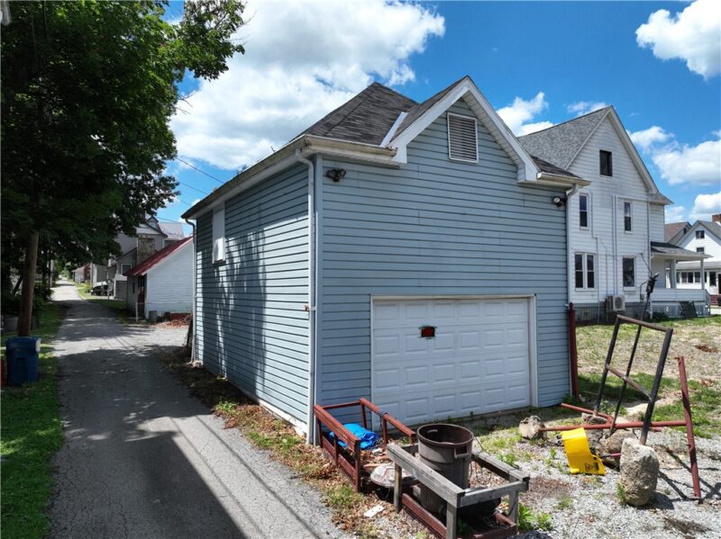 303 Loucks Ave — photo 3