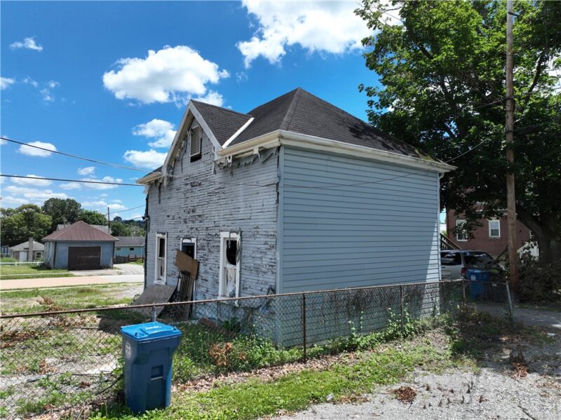 303 Loucks Ave — photo 5