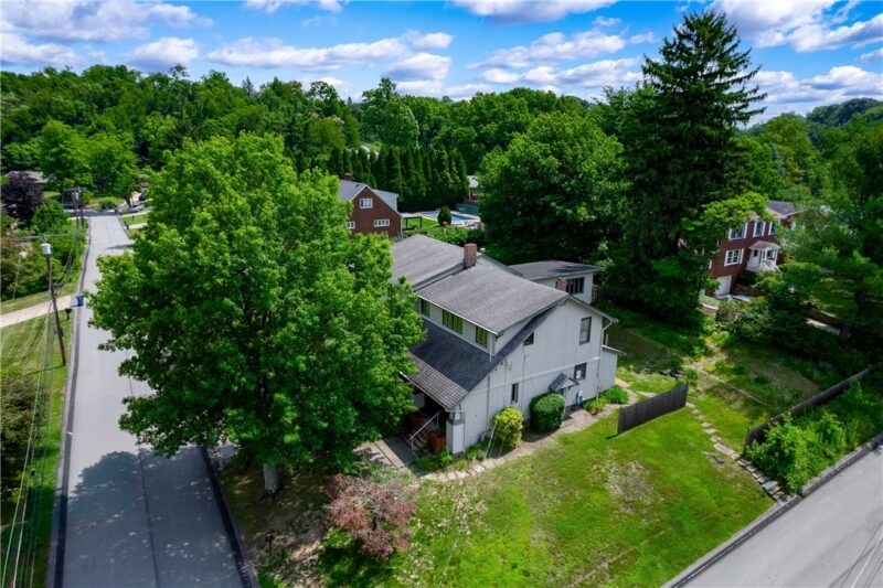 221 Sunset Dr. — photo 3