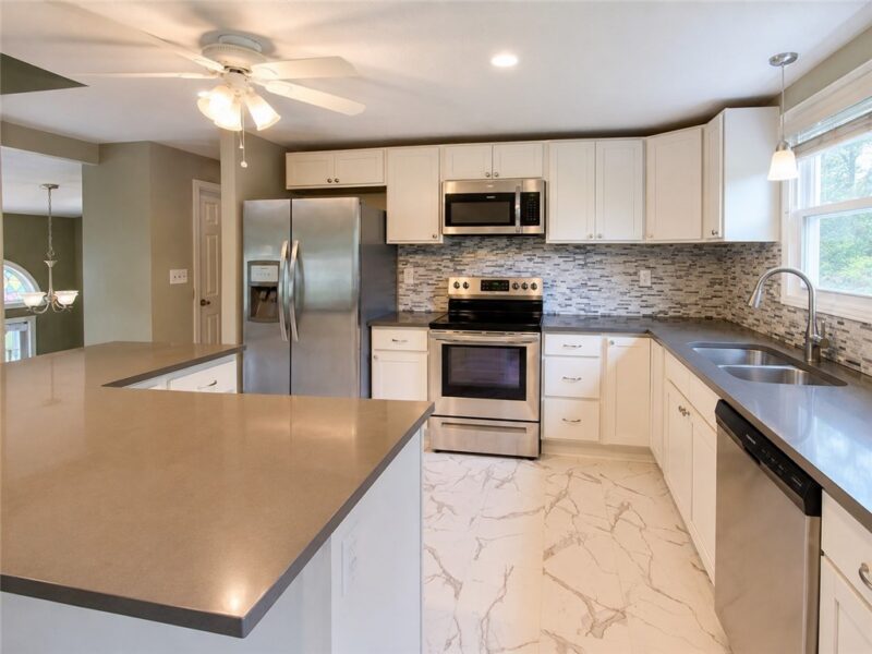 1501 N Randolph Drive — photo 6