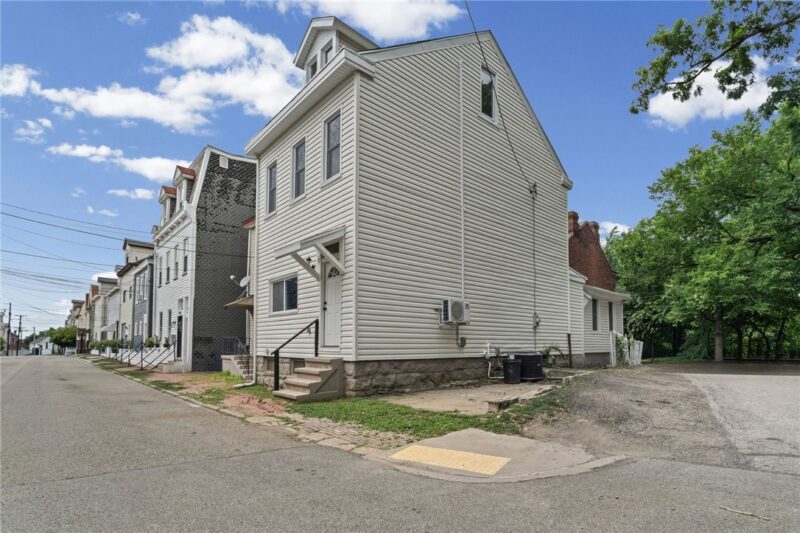 1150 Goettman Street — photo 2