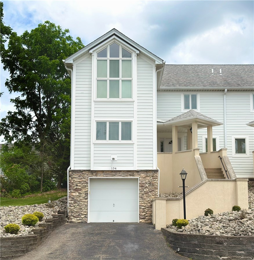 134 St Thomas Dr — photo 1