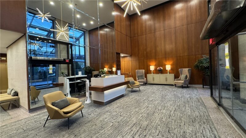 320 Fort Duquesne Blvd 19D — photo 3