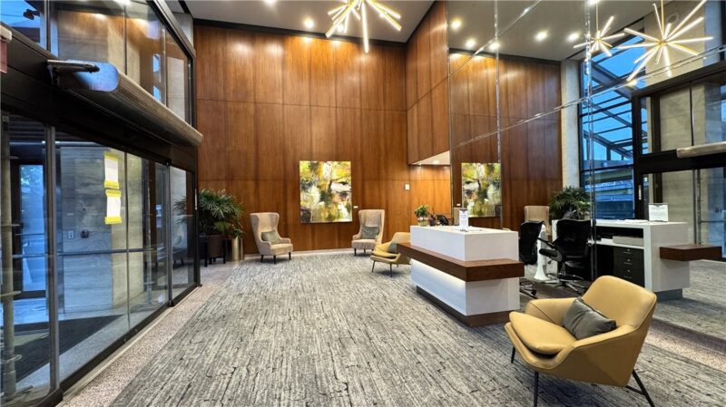 320 Fort Duquesne Blvd 19D — photo 4