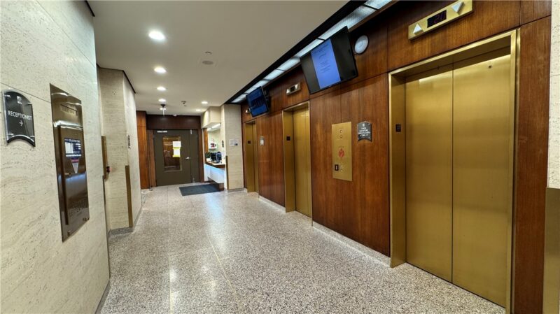 320 Fort Duquesne Blvd 19D — photo 5