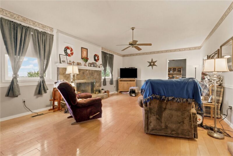 555 Blough Rd — photo 7