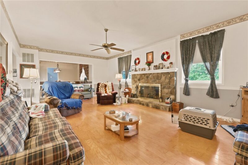 555 Blough Rd — photo 8