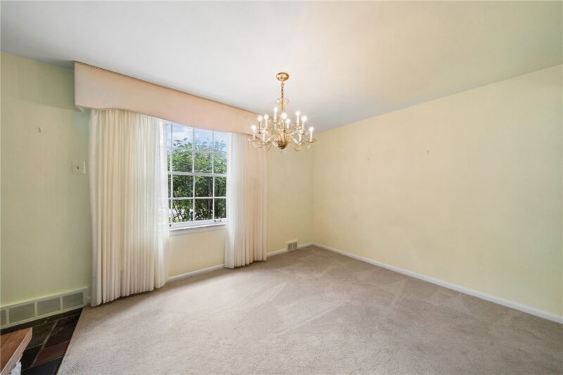 260 CHERRY LANE — photo 4