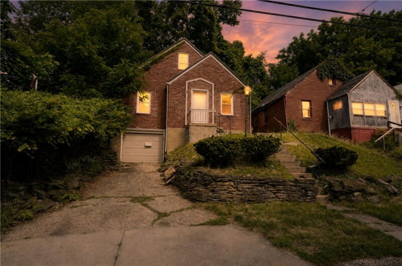 2137 Village Dr — photo 3
