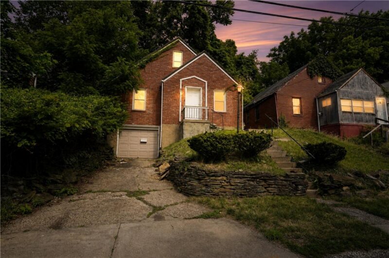 2137 Village Dr — photo 4
